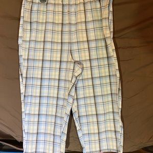 Ladies Lightweight Plaid Capris Size 20